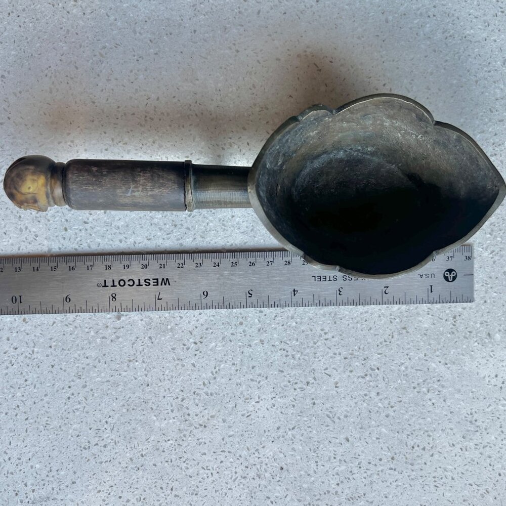 Antique Brass Chinese Silk Iron With Engraved Floral Design & Wooden Handle Fist - Picture 13 of 15